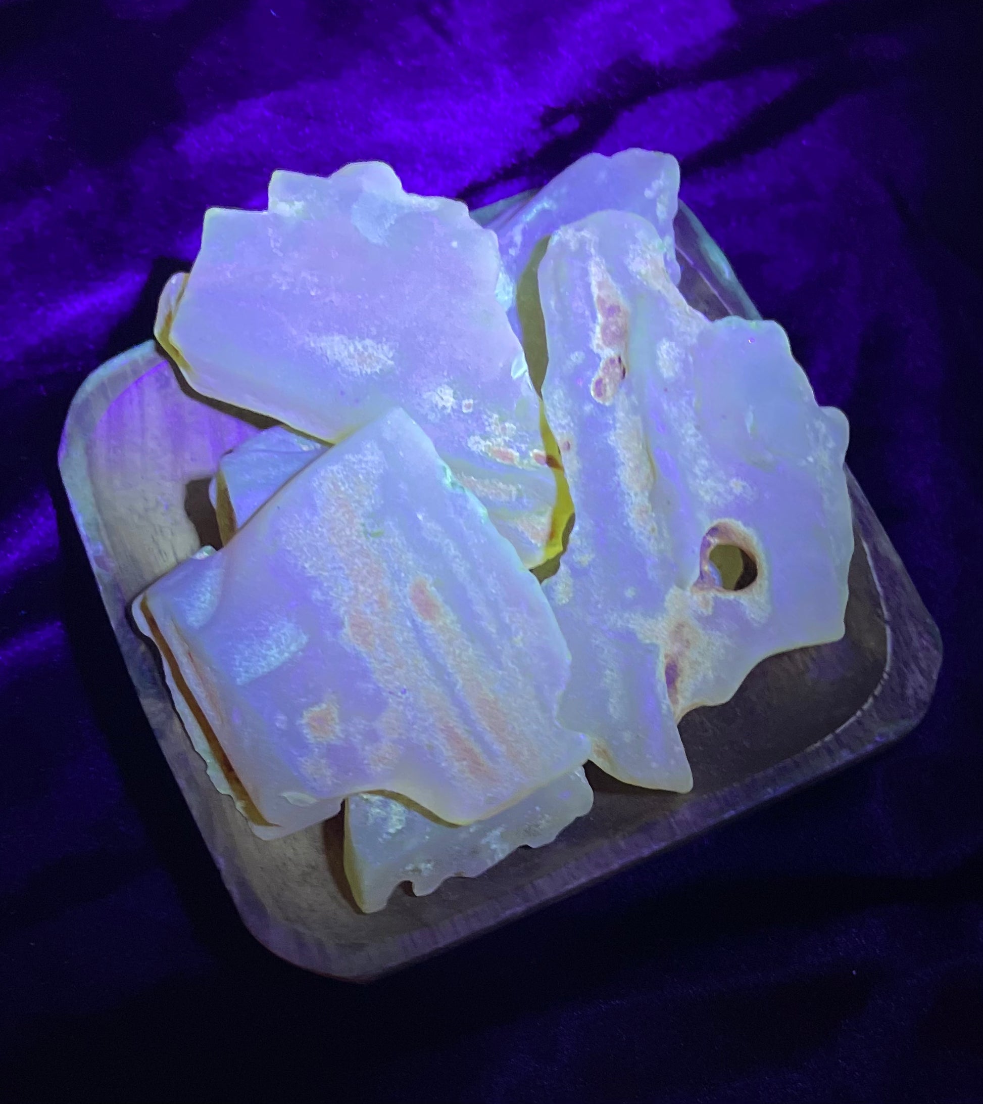 Columbian Amber Raw raw crystal specimen, a close view of its surface